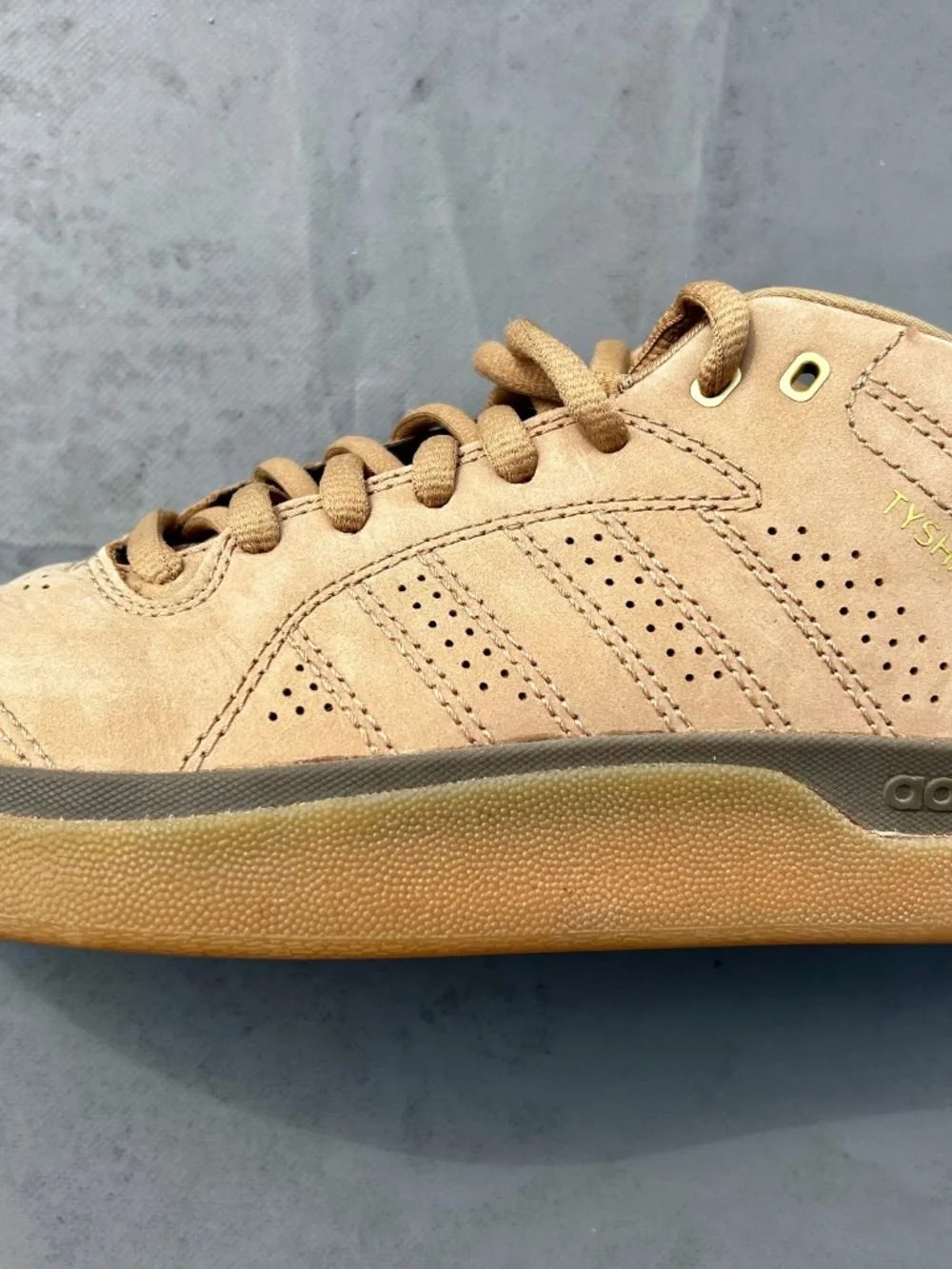 Nike Tyshawn Men Tan Sneakers